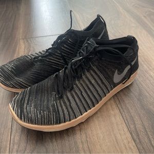 Nike Tennis Shoes - 9 women’s